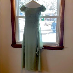 Size 0 floor length bridesmaid/mob dress